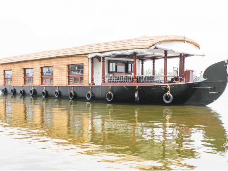 The Best Boat tour in Kerala from Kochi to Alleppey