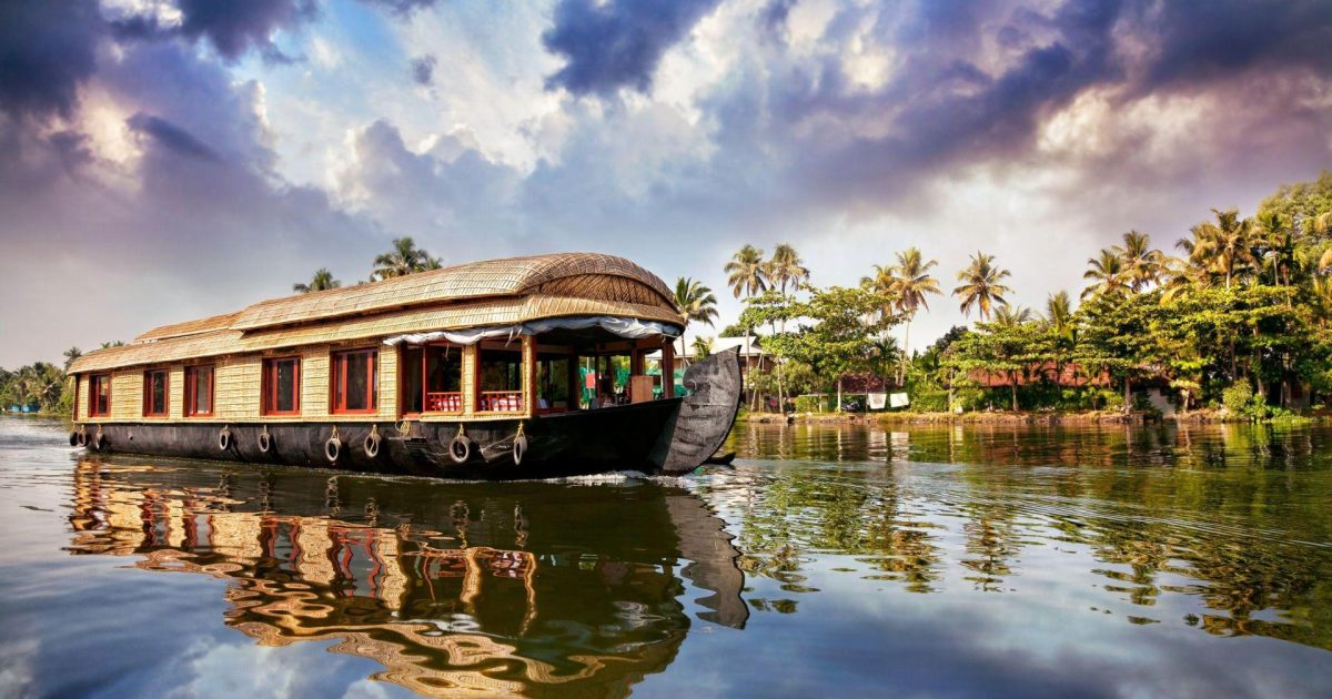 Luxury Houseboats in Kerala