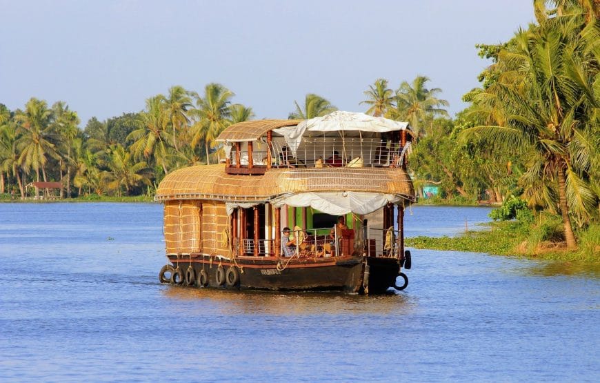 Sharing Houseboats in Alleppey