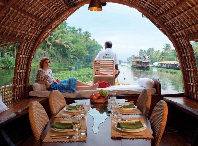 4 Hour Houseboat Dinner Cruise in Alleppey