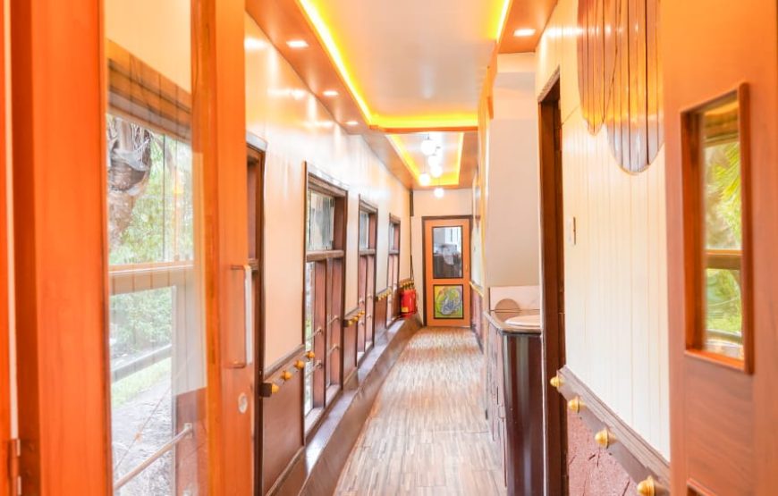 Four Bedroom Suite Houseboat