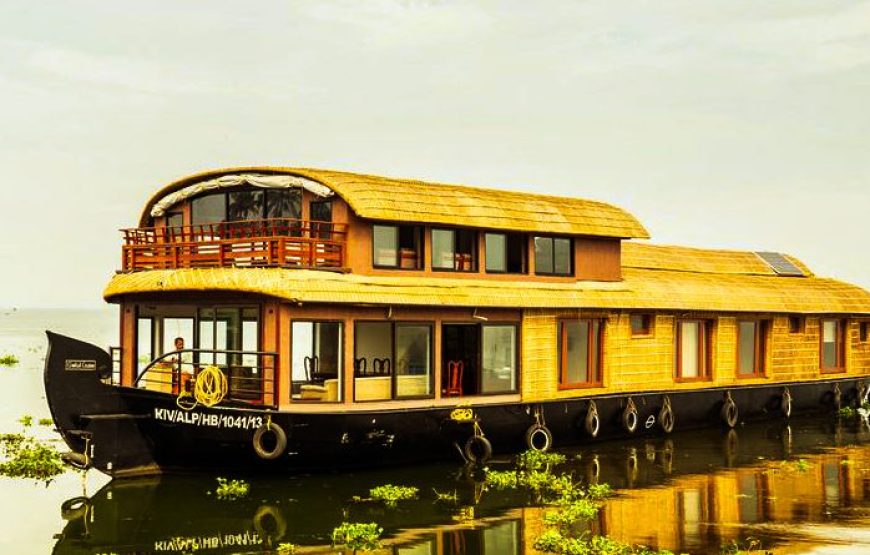 Four Bed Room Luxury Houseboat