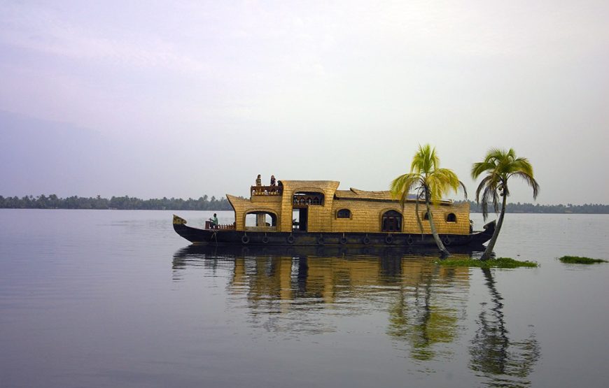 Lakes and Lagoons Houseboat