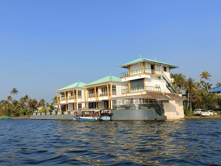 Mira's PMC Lakeshore Houseboats & Resorts - Sanchari Travels & Activities