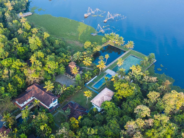 Bungalows in Alappuzha - Pathiramanal Villa in Alleppey