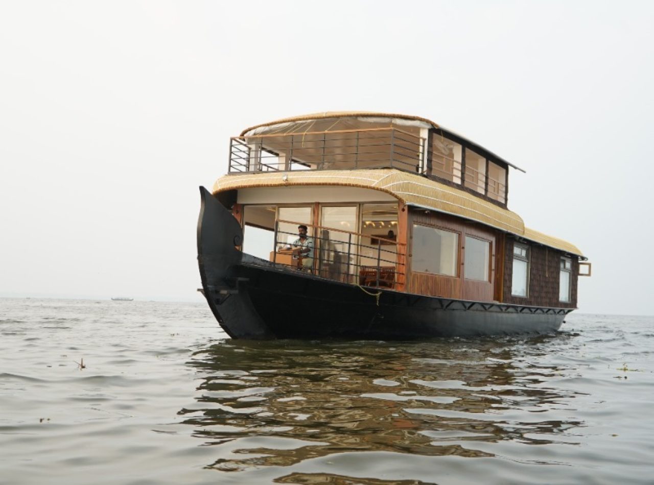 2 bed boat in alleppey premium