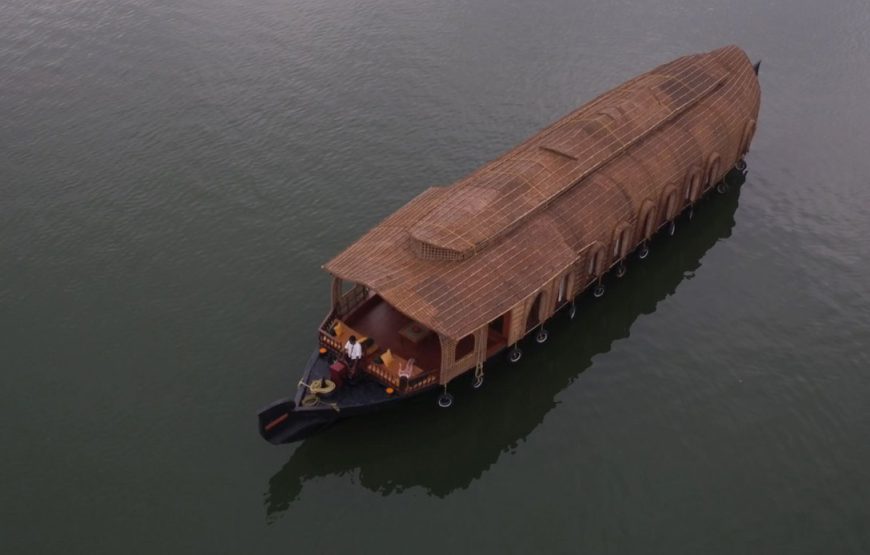 Kumarakom lake Resort Houseboat