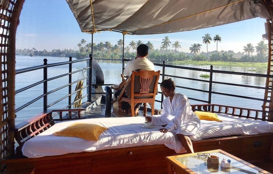 Kumarakom lake Resort Houseboat